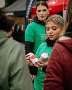 Ochutnávka nepasterizované kombuchy Spraga během Spartan Race Lipno 2025